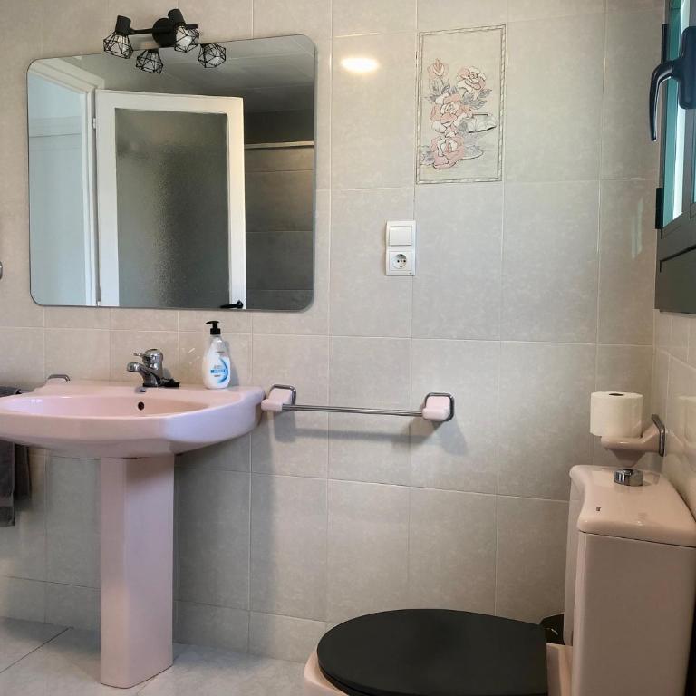 Casa Xafandoles - Four-Bedroom House - 18