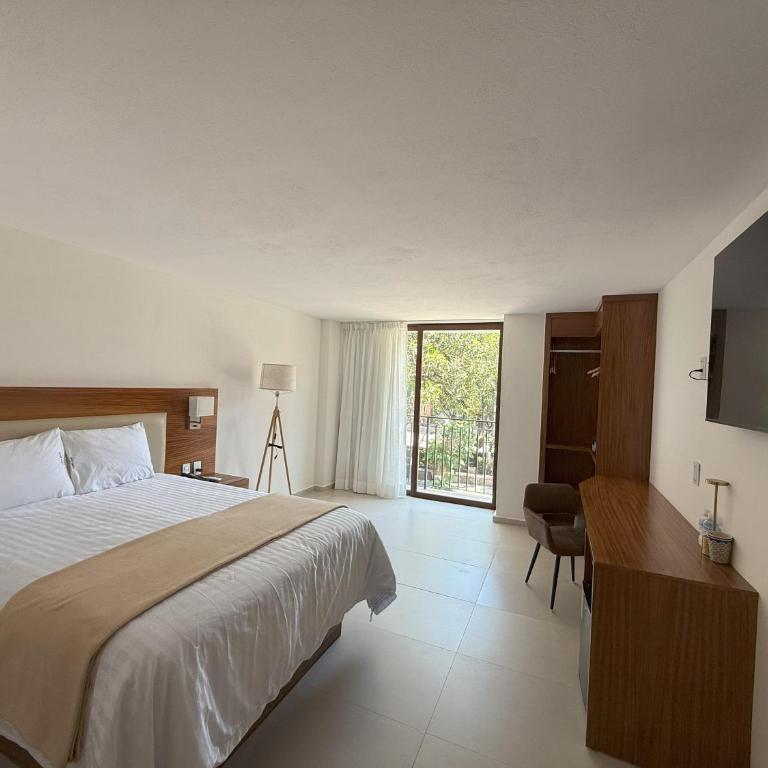 Hotel Casa Kavia Vallarta - Queen Room with Balcony - 12