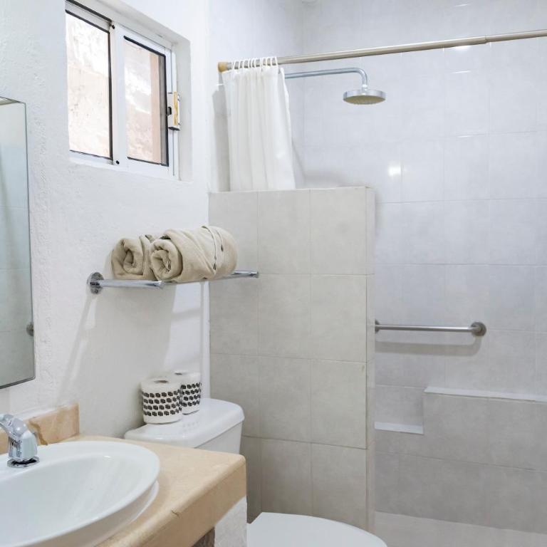 Amazing Complex Near 5th Avenue by Andiani Travel - Two-Bedroom Deluxe Apartment - 8