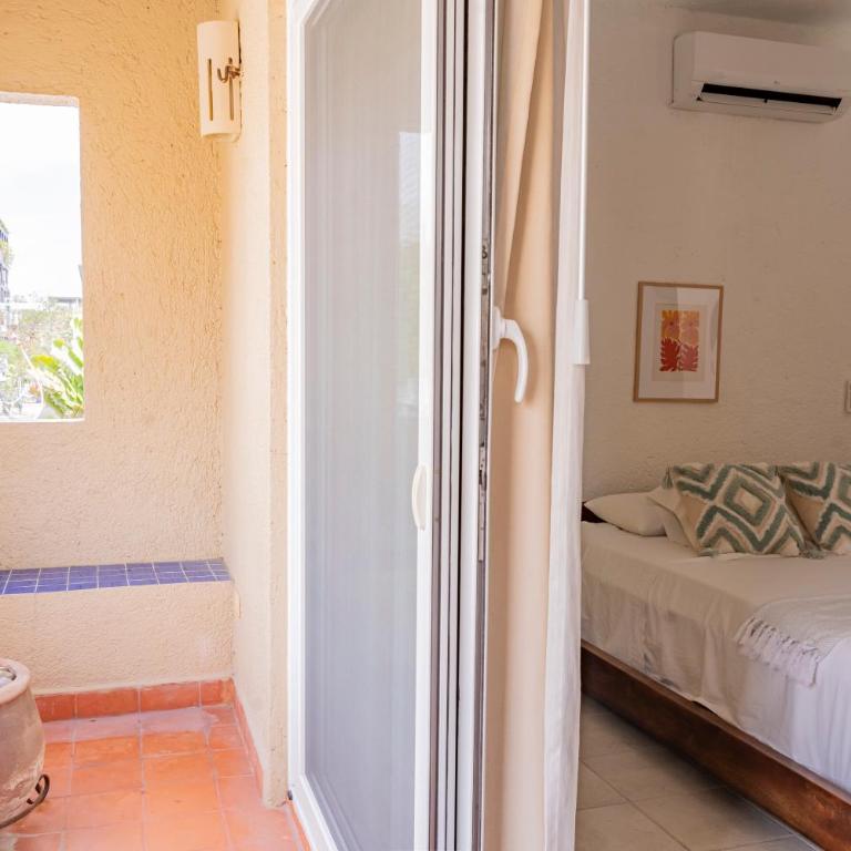 Amazing Complex Near 5th Avenue by Andiani Travel - Deluxe One-Bedroom Apartment - 1