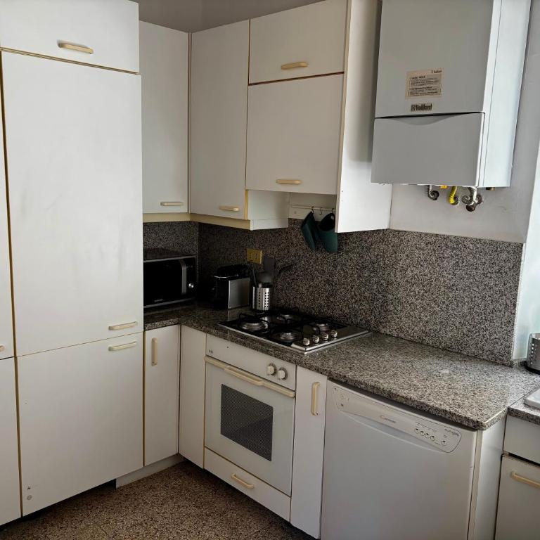 Atelier ed Affreschi a Campo de Fiori - Appartamento con 2 Camere da Letto - 18