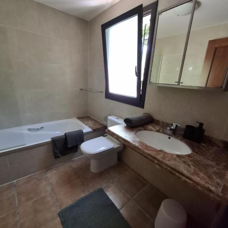 Villa Vista Bonita with private pool, 4 bedrooms, 9 people - Villa - 39