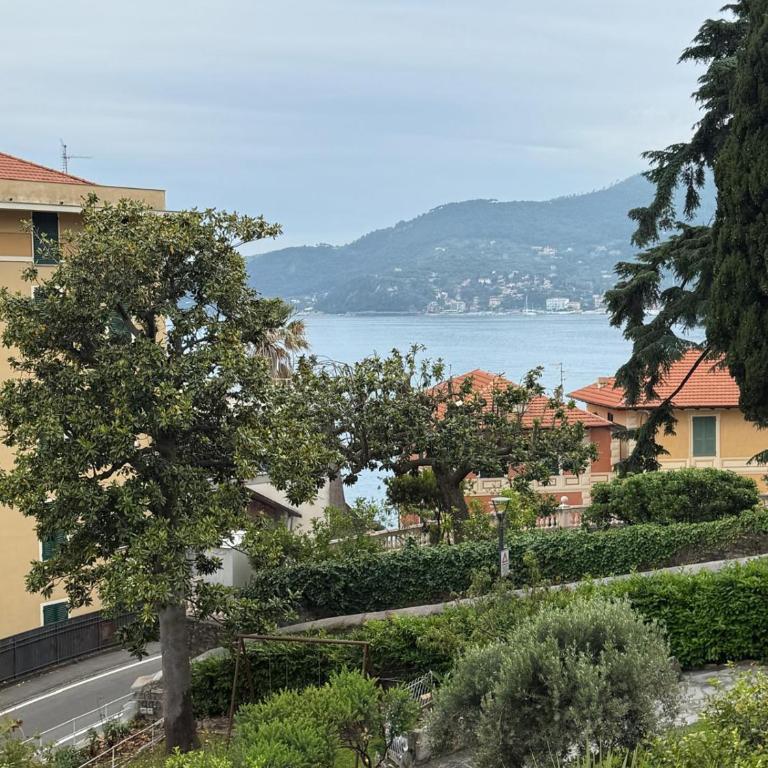 WELCOME RIVIERA-Primavera 1A- Vista mare- spazioso e comodo appartamento-2 bagni-wifi-aria condizionata in ogni stanza-garage a pagamento 15 euro al giorno - Appartamento con 2 Camere da Letto - 24