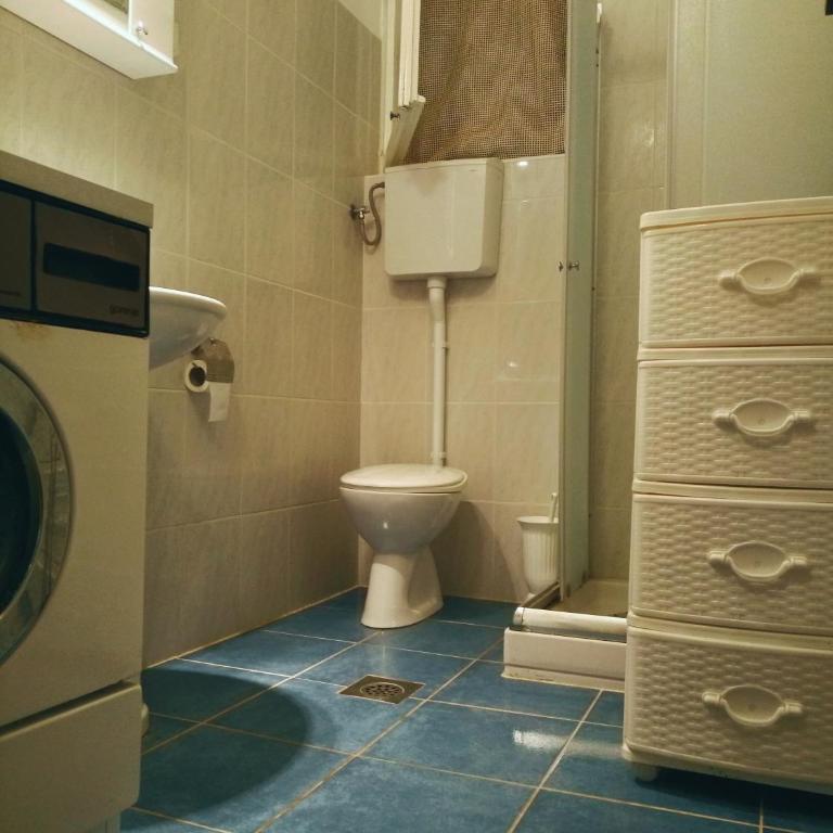 Zemunella Guest House - Standard Double Room with Shared Bathroom - 17
