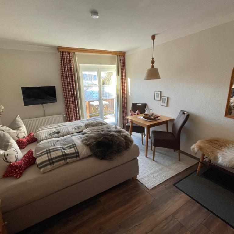 Pension Marianne - Chiemgau Karte - Doppelzimmer mit Balkon - 4