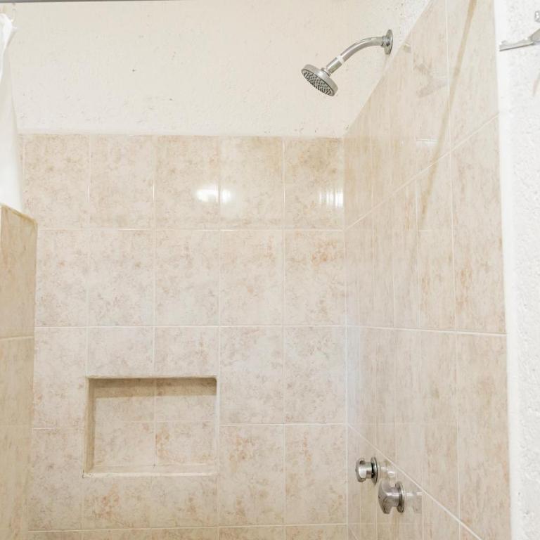Amazing Complex Near 5th Avenue by Andiani Travel - Deluxe One-Bedroom Apartment - 8