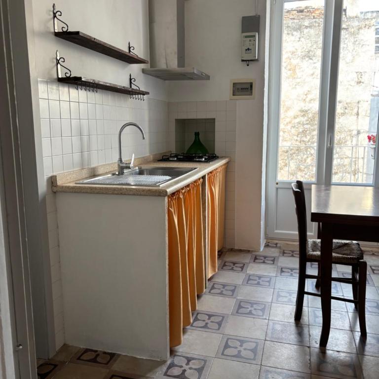Al numero 13 - Appartamento con 2 Camere da Letto - 12
