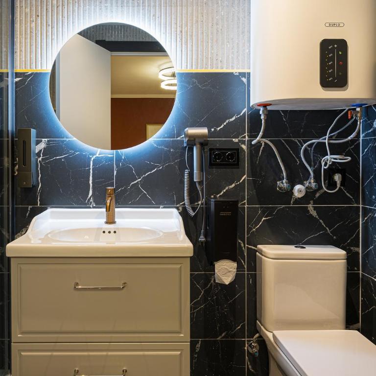 The 126 - Habitación Doble con baño privado - 8