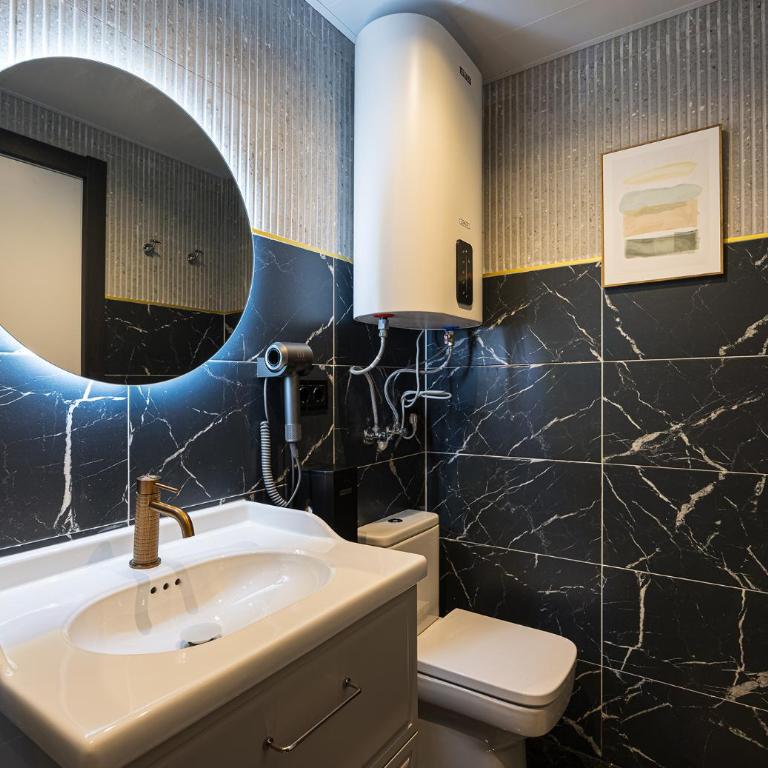 The 126 - Habitación Doble con baño privado - 9