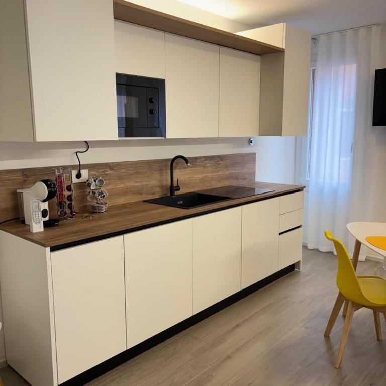 Golden House Apartsuite - Monolocale Deluxe - 11