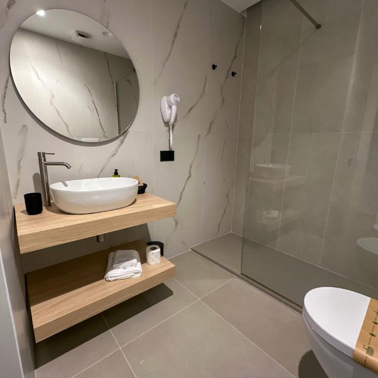 Domus Carulli 23 - Camera Matrimoniale con Bagno Privato - 3