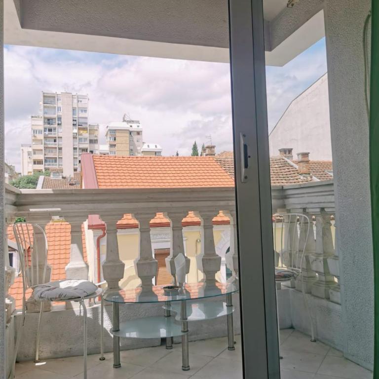 Stars Aspava Blue HOSTEL - 8-Bed Mixed Dormitory Room - 1