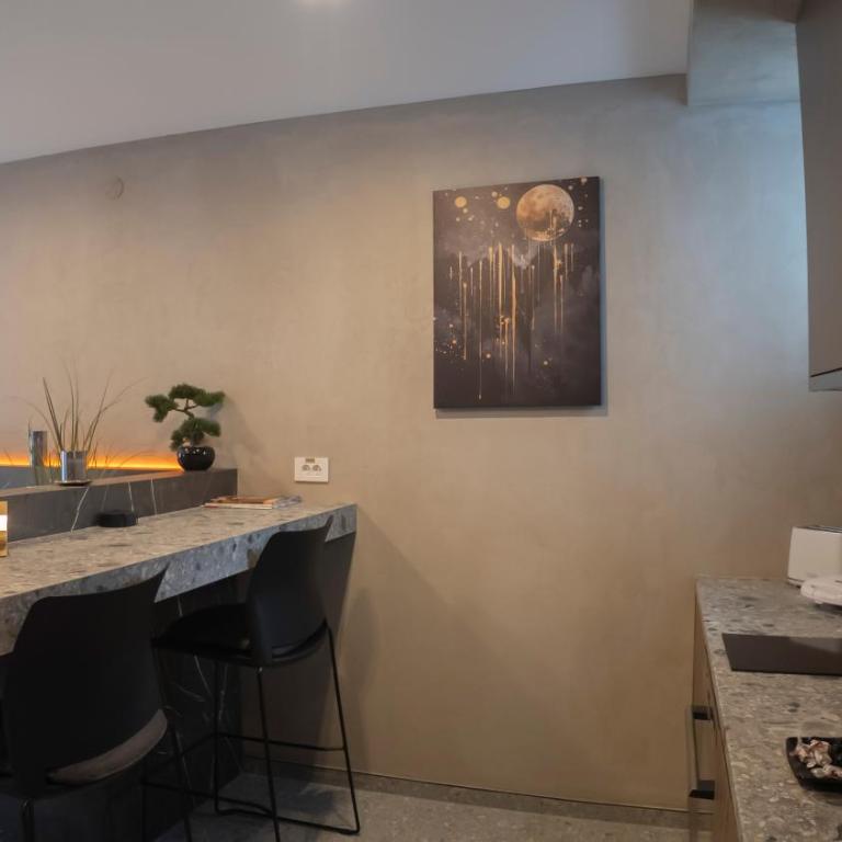 Boutique Moonlight Apartment - One-Bedroom Apartment - 12