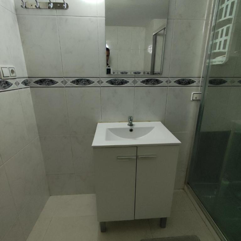 Salou playa center - Three-Bedroom Apartment - 15