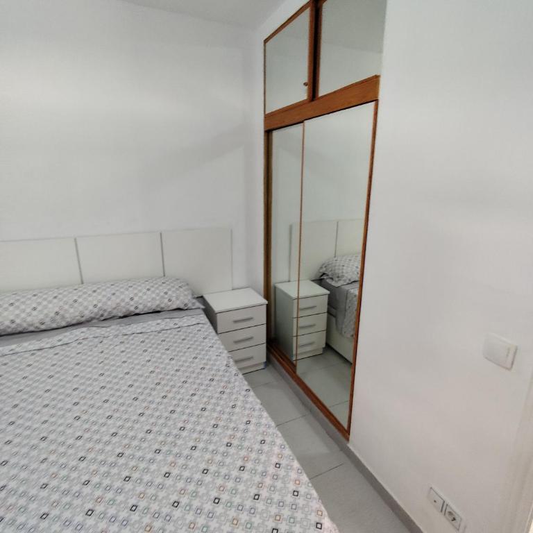 Salou playa center - Three-Bedroom Apartment - 28
