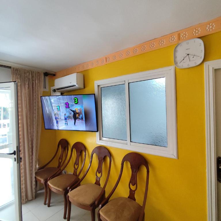 Salou playa center - Three-Bedroom Apartment - 42