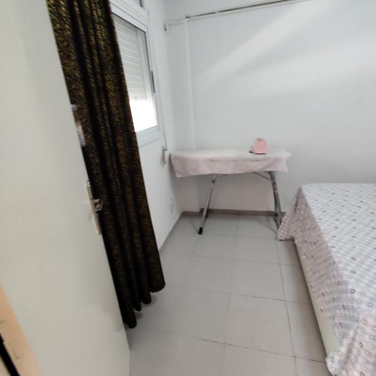 Salou playa center - Three-Bedroom Apartment - 17