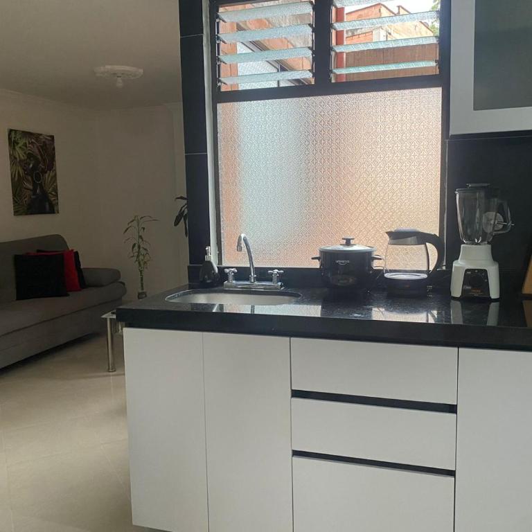 Apartamento renovado parque La Floresta, reserva minimo de 21 dias - Two-Bedroom Apartment - 7