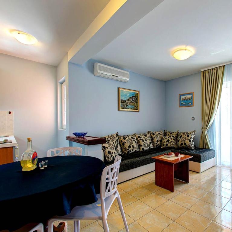 Vila Koral - Studio Apartment with King Bed - 3