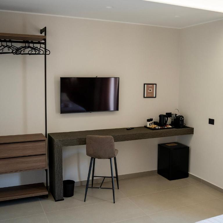 Domus Carulli 23 - Camera Matrimoniale con Bagno Privato - 10