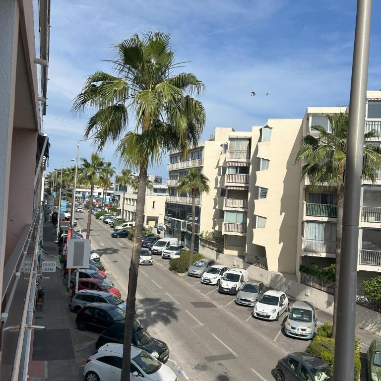 Riviera Retreat - Steps to Beach & Shops, Balcony & AC - Appartement 1 Chambre - 21