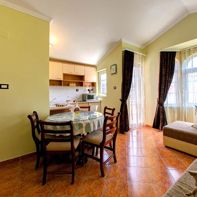 Vila Koral - Family Suite with Balcony - 8