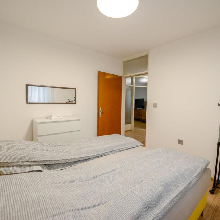 Central and Quiet - One-Bedroom Apartment - 13