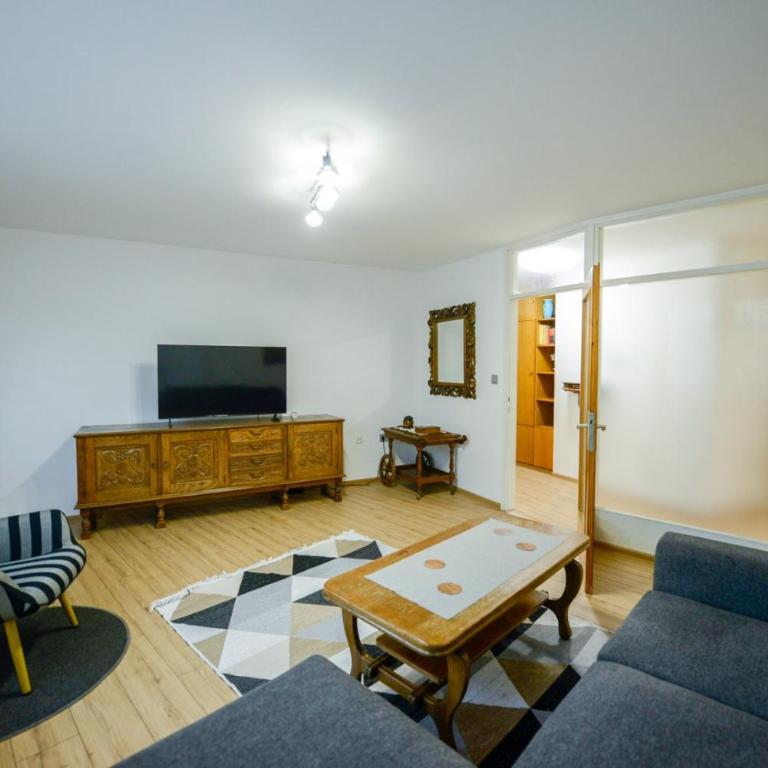 Central and Quiet - One-Bedroom Apartment - 18