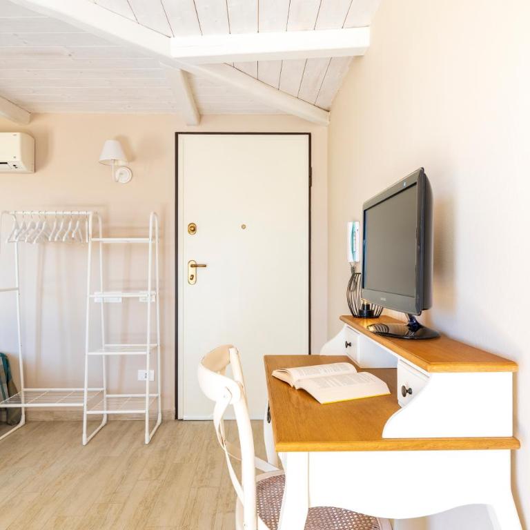 5' from the Sea, Modern Apartment with Terrace, BBQ and Sea View - Appartamento con 2 Camere da Letto - 18