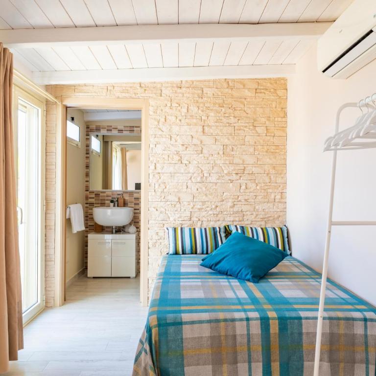 5' from the Sea, Modern Apartment with Terrace, BBQ and Sea View - Appartamento con 2 Camere da Letto - 5