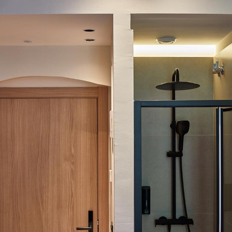 Ella Hostel Boqueria - Single Room with Shower - 9