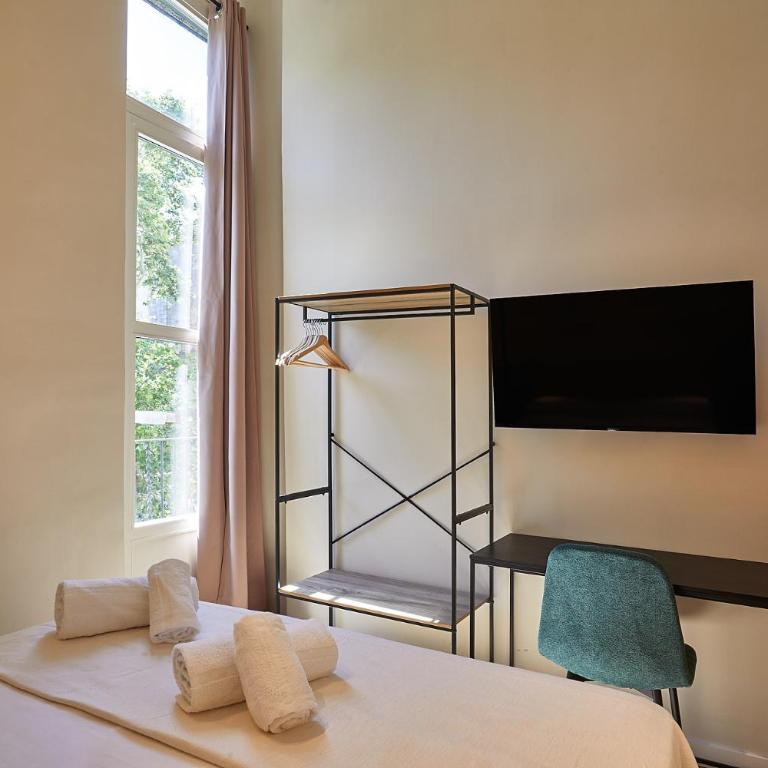 Ella Hostel Boqueria - Double Room with Private Bathroom - 24