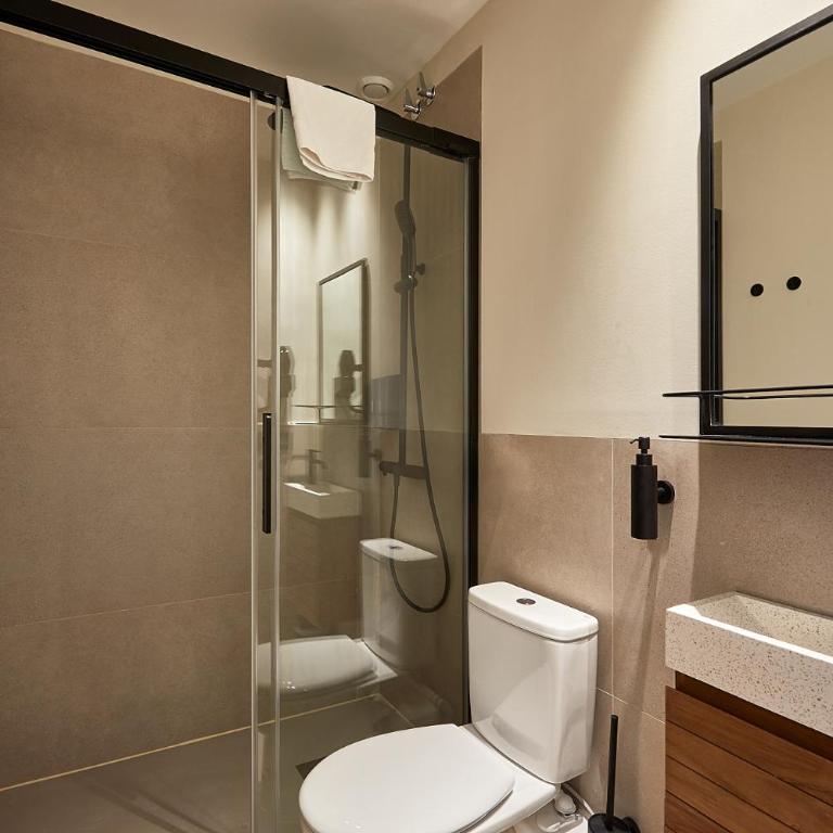 Ella Hostel Boqueria - Double Room with Private Bathroom - 5