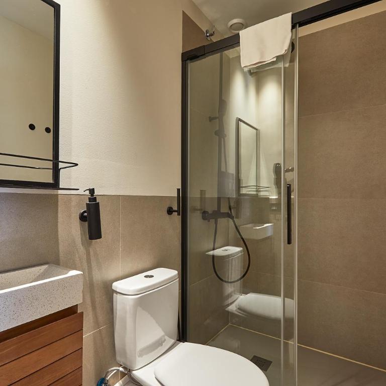 Ella Hostel Boqueria - Double Room with Private Bathroom - 18