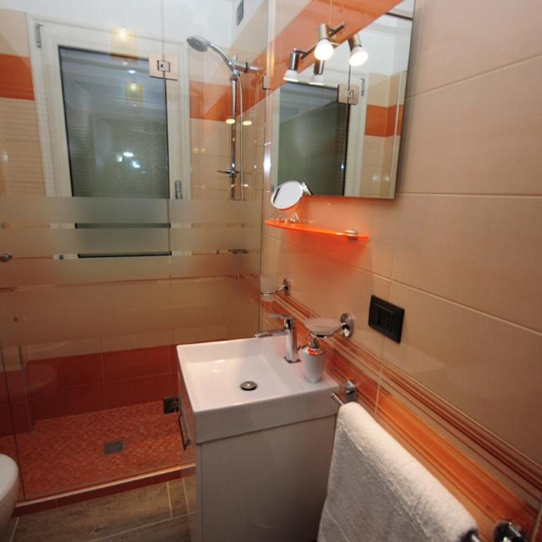 Mistral Exclusive B&B - Camera Matrimoniale con Balcone - 1