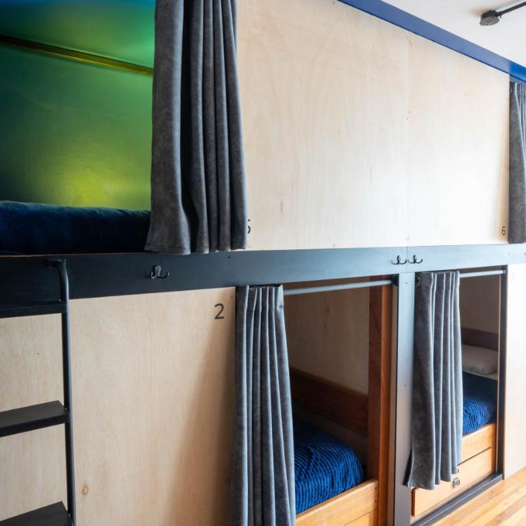 Community Hostel Quito - Bed in 6-Bed Dormitory Room - 14