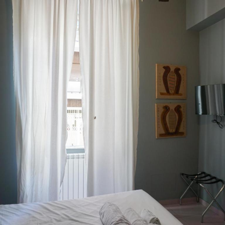 Tarshito Gallery House Roma - Camera Matrimoniale con Bagno Privato - 20