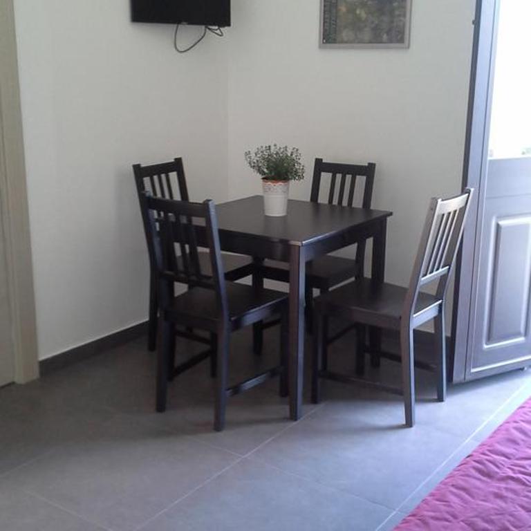 La cage aux folles B&B - Quadruple Room with Balcony - 10