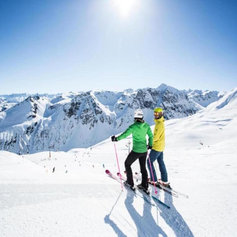 Luxury Chalet Gaschurn near Ski Lift - Superior Chalet - 38