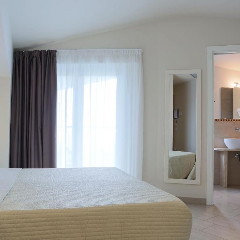 Hotel Beatrice - Camera Matrimoniale con Balcone - 2