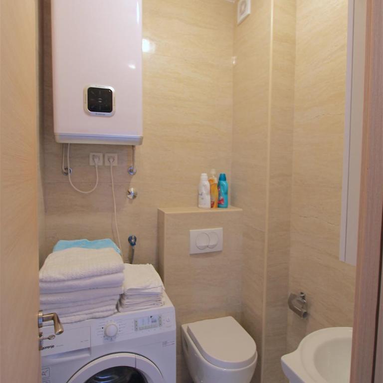 Apartments Aqua - Apartman s 3 Spavaće Sobe, Balkonom i Pogledom na More - 8