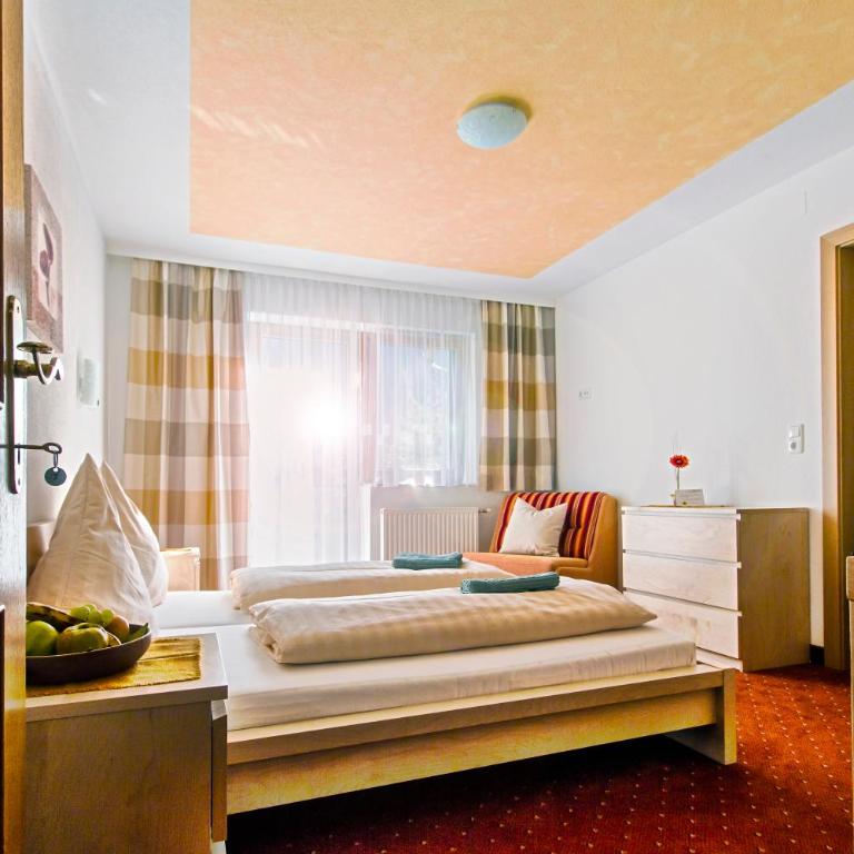 Naturpension Mühlhof - Doppelzimmer Wildkogel mit Balkon und eigenem Badezimmer - 4