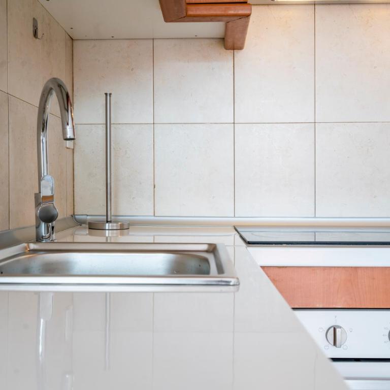 Apartamentos Noviembre - Deluxe One-Bedroom Apartment with City View - 2