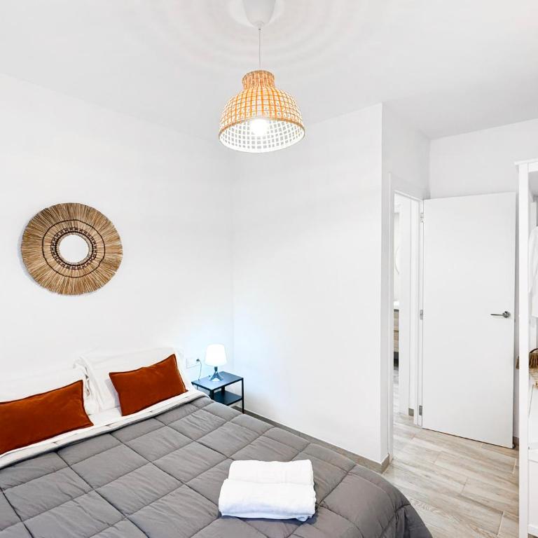 NUEVO, a 60 metros de la playa y con vistas laterales al mar - Two-Bedroom Apartment - 16