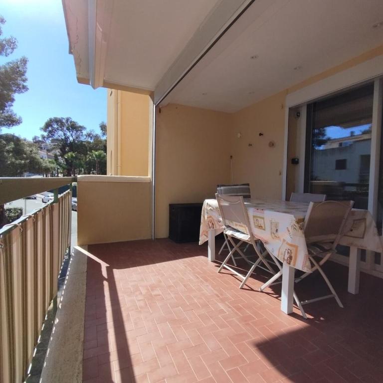 Central, terrasse, proche plage et toute proximité - Appartement 1 Chambre - 9