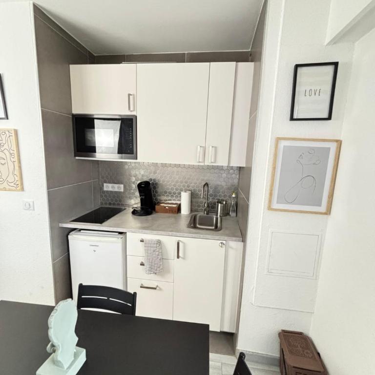 Soh Rent Appartement cozy Strasbourg Wifi Terrasse St Aloise - Double Room - 5