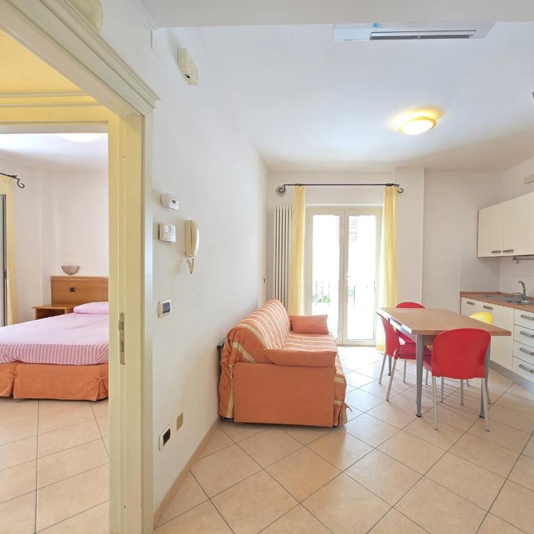 Bilocale VistaMare in prima fila sul lungomare di San Benedetto del Tronto - One-Bedroom Apartment with Balcony and Sea View - 1
