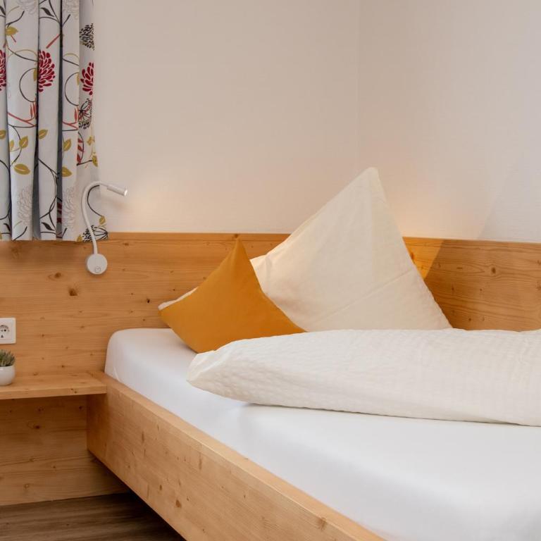 Gasthof-Pension Waldfriede - Einzelzimmer mit Balkon - 3