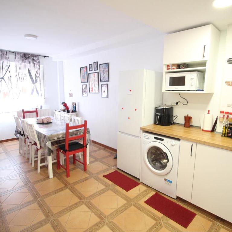 Gran Piso con Parking Privado - Apartment mit 3 Schlafzimmern - 57