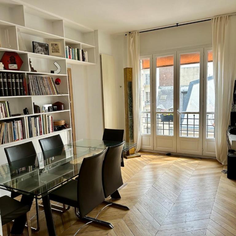 Beautiful Apartment with Seine and Musée d'Orsay View - Appartement 2 Chambres avec Balcon - 14